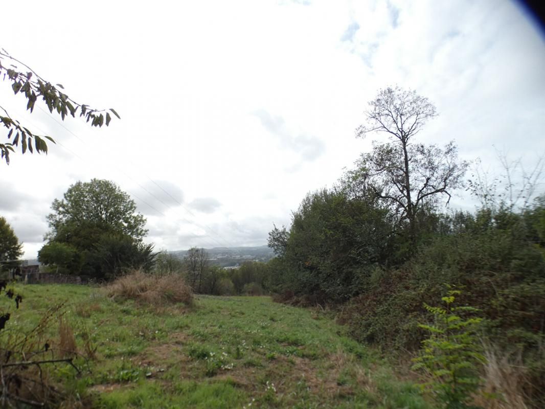 USSAC Terrain sur la commune d'Ussac 2471 m2 2