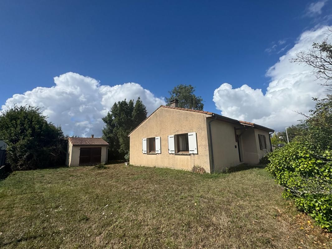 Maison à SAINT LOUBES de 4 pièces de 82 m2 - Garage - Terrain de 981 m²