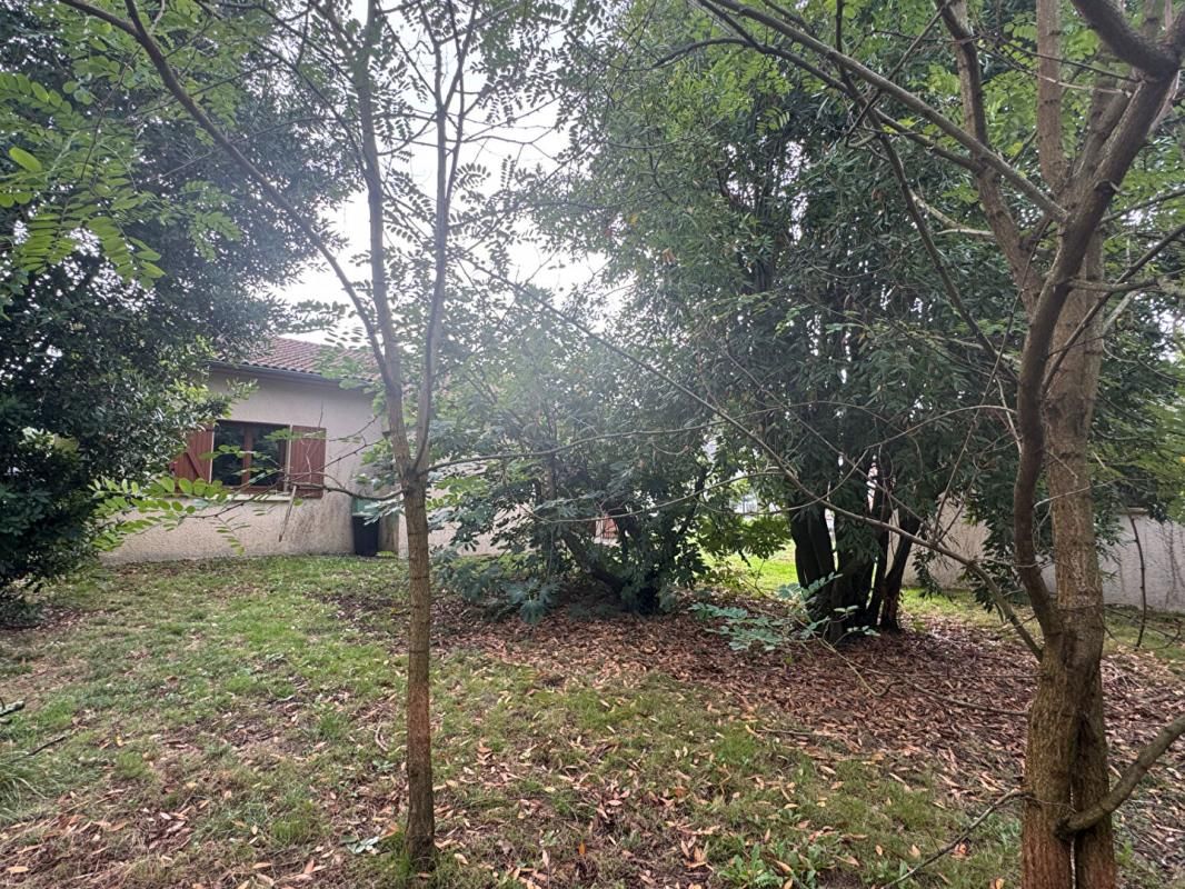 SAINT-LOUBES Maison à SAINT LOUBES de 4 pièces de 82 m2 - Garage - Terrain de 981 m² 2