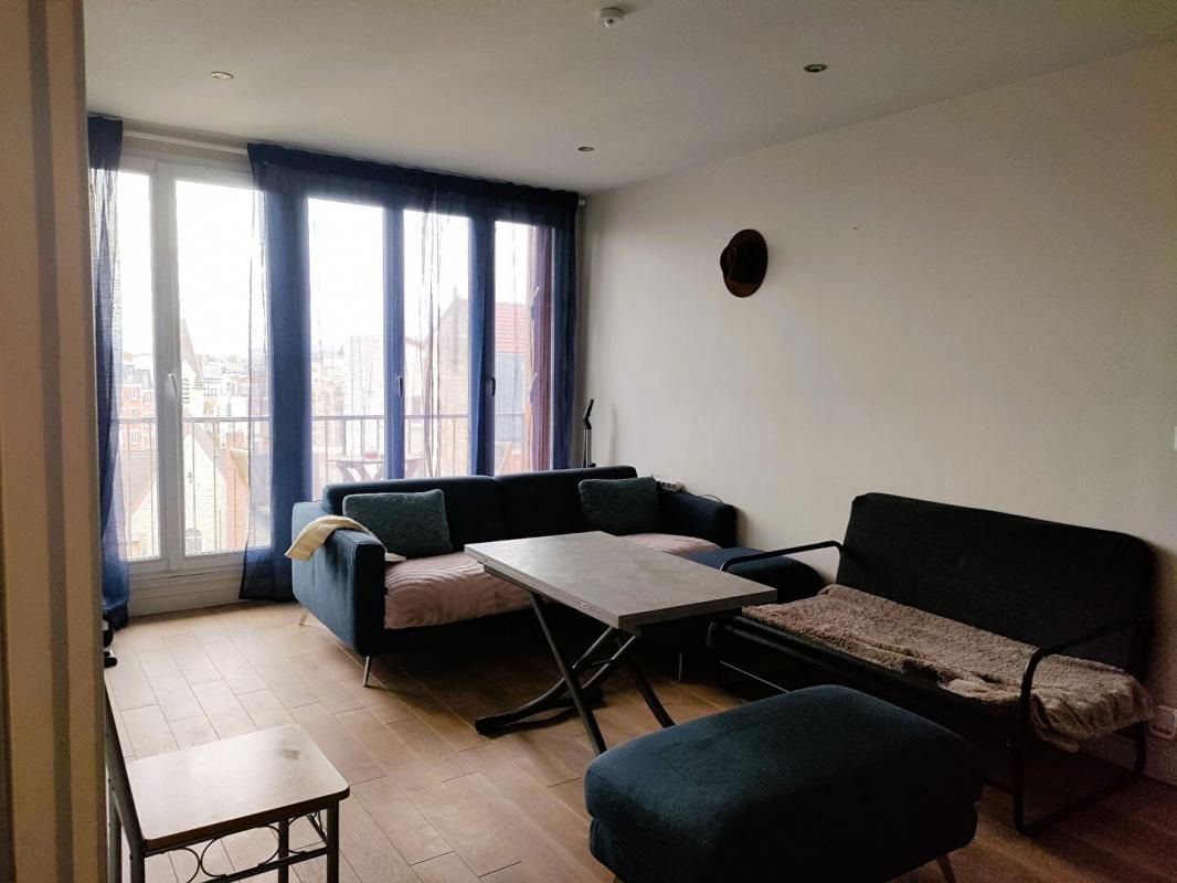 2 pièces meublé avec balcon filant , Résidence de standing à la Campagne à Paris