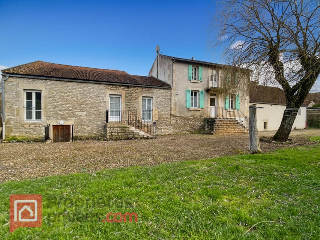 Maison Massangis 6 pièce(s) 100 m2