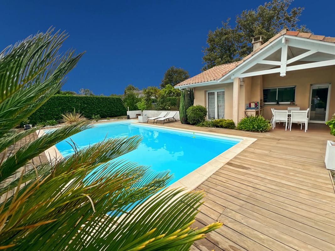 MARTIGNAS-SUR-JALLE Maison Martignas Sur Jalle 5 pièce(s) 185 m2 2