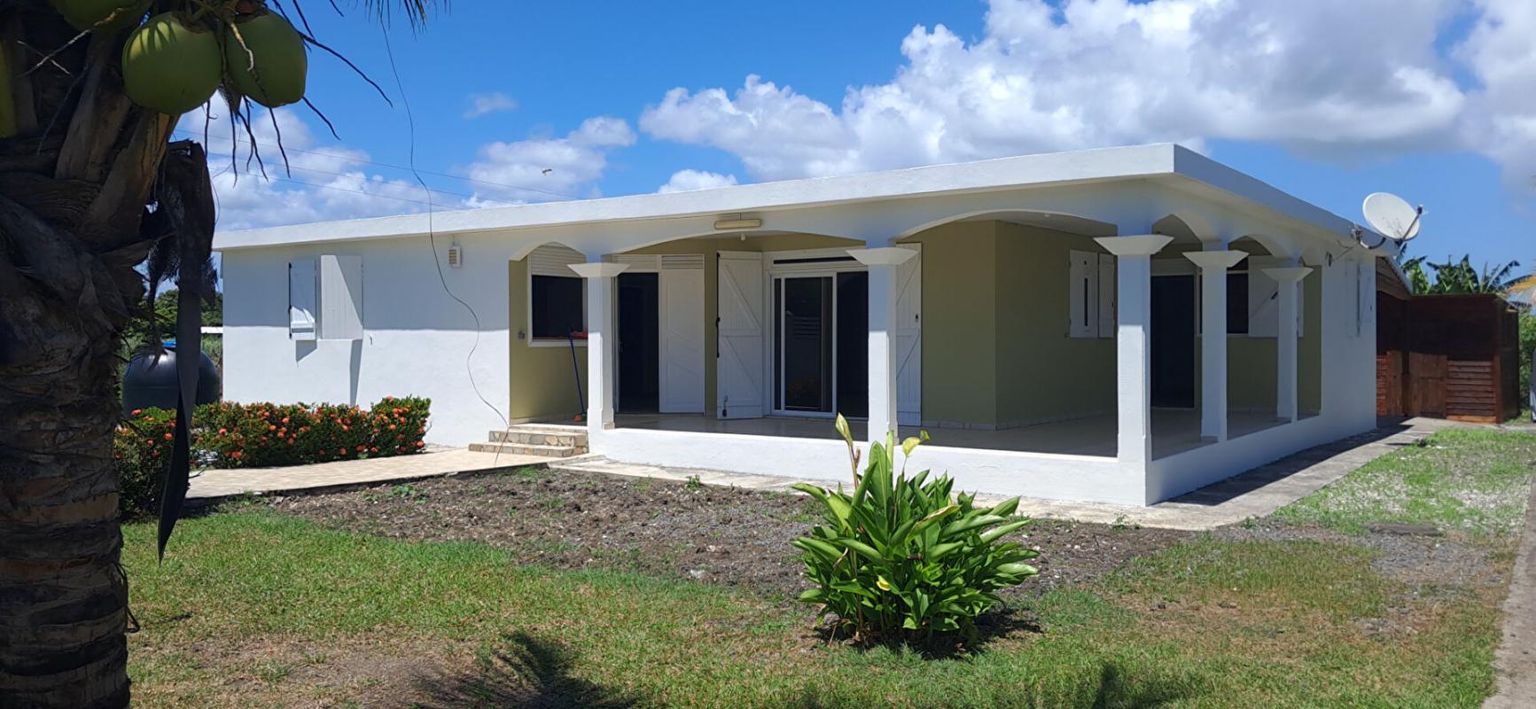 SAINTE-ANNE Villa Sainte Anne 5 pièces 140 m2 à louer non meublé 3
