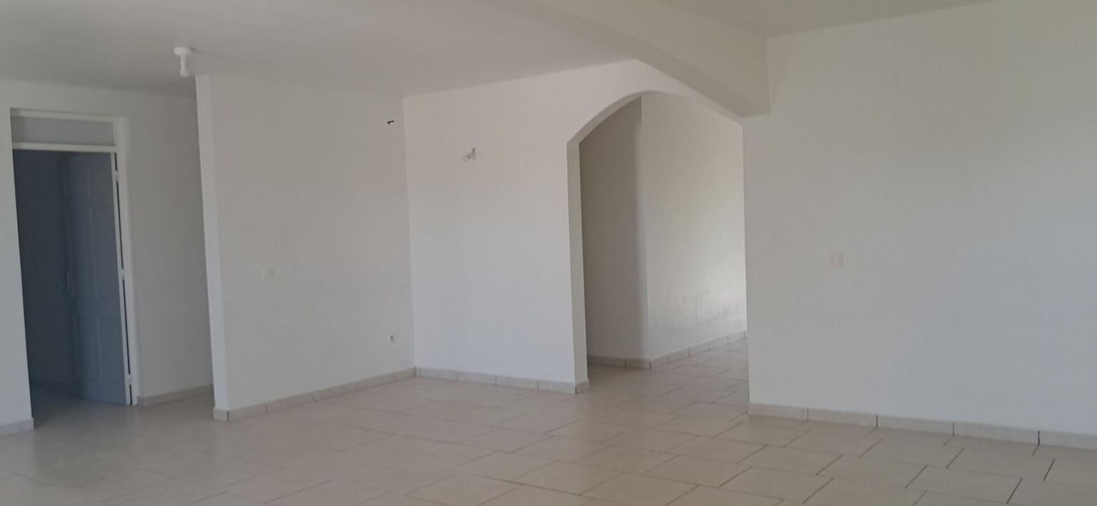 SAINTE-ANNE Villa Sainte Anne 5 pièces 140 m2 à louer non meublé 4