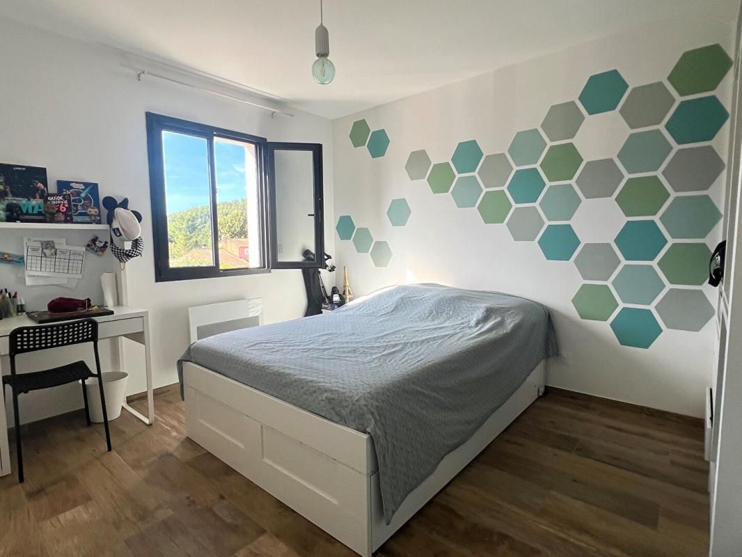 LE CASTELLET Villa CONTEMPORAINE sur terrain de 440M2 4