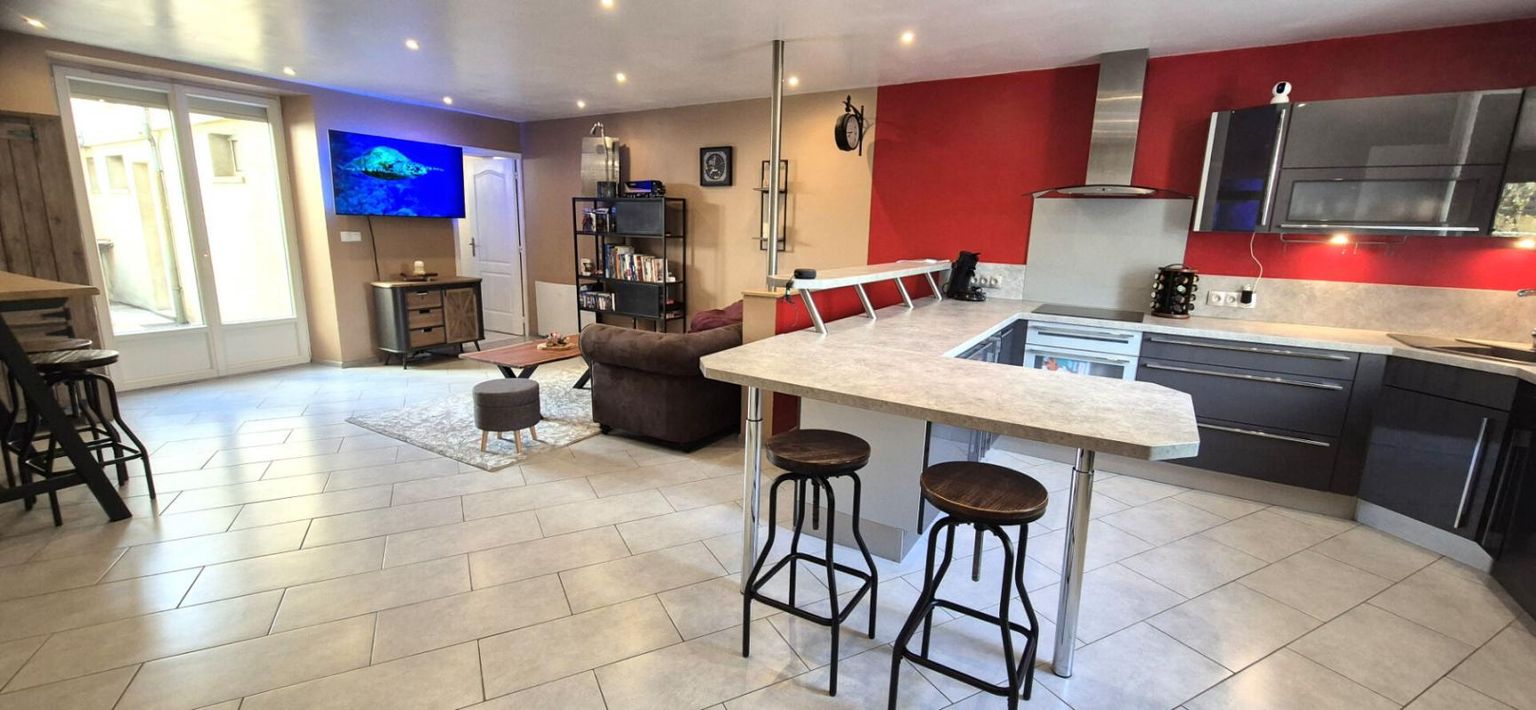 BAR-LE-DUC Belle Maison de Caractère de 122 m² Rénovée avec goût avec son garage, atelier, cave, buanderie, terrasse, appentis et terrain clos de 176 m² 1