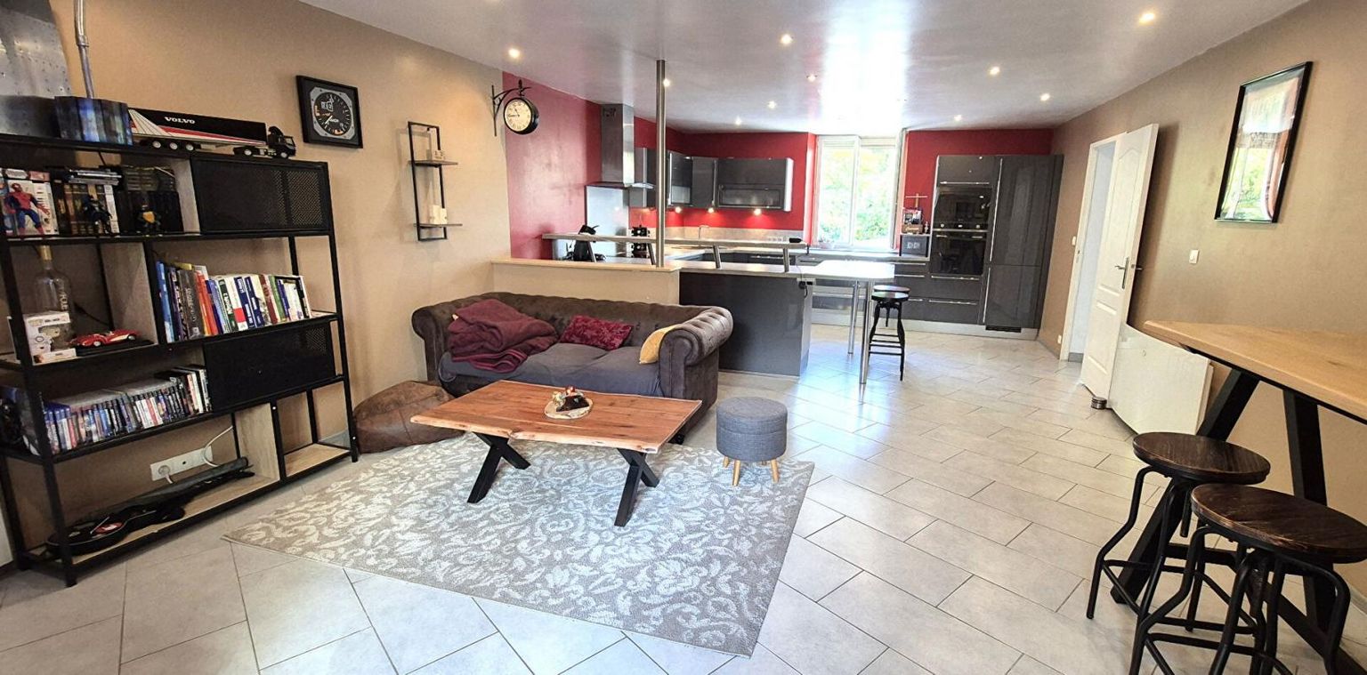 BAR-LE-DUC Belle Maison de Caractère de 122 m² Rénovée avec goût avec son garage, atelier, cave, buanderie, terrasse, appentis et terrain clos de 176 m² 2