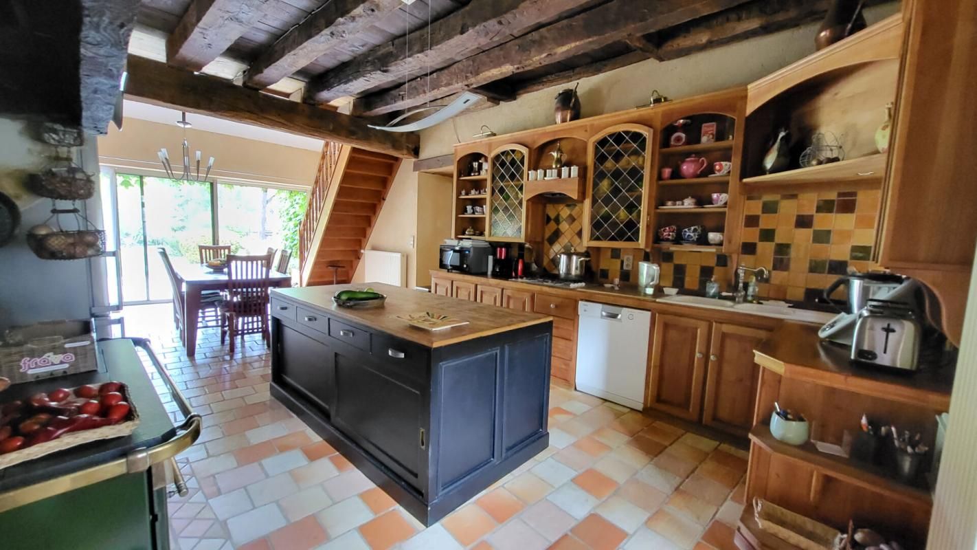 MUSSIDAN Proche Bergerac Maison de campagne en pierres 10 pièces , 305 m2 piscine grange et parc de 2ha 3