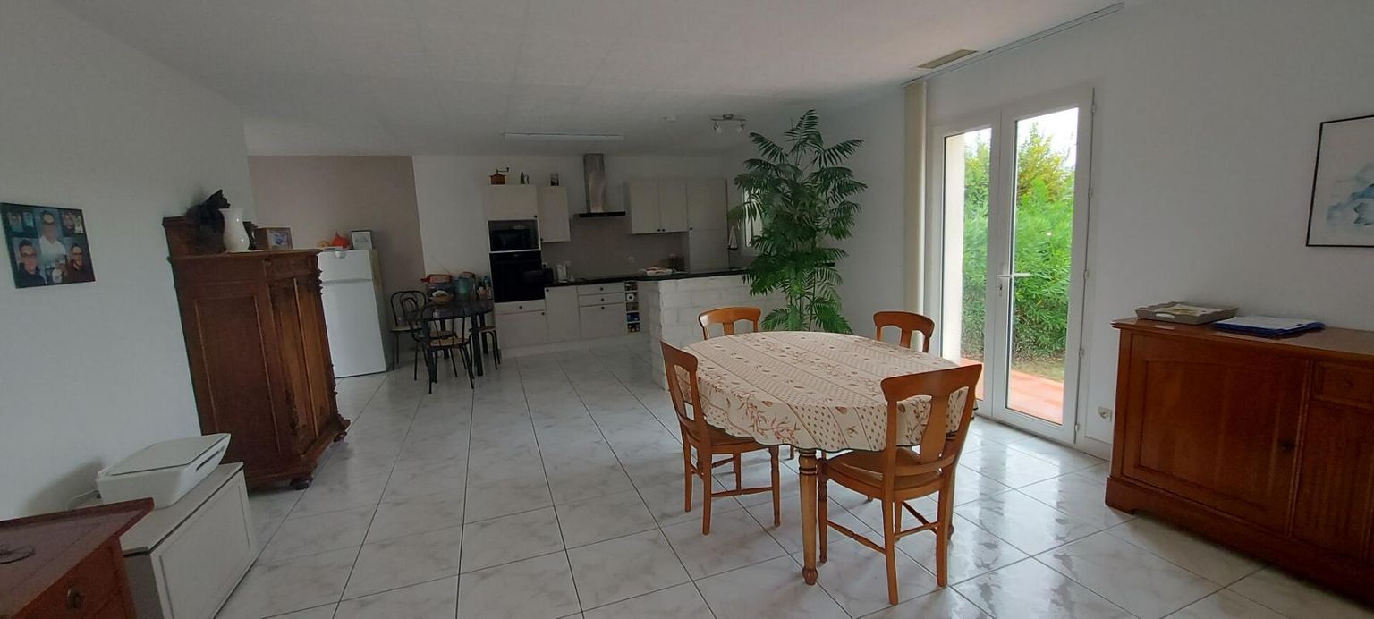 CLARENSAC 30. GARD. CLARENSAC. Elegante villa contemporaine de plain-pied de 108 m² sur terrain de 1140 m² 1