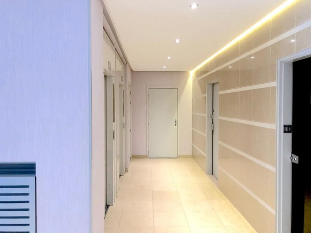 COURBEVOIE Appartement 2 pièces avec vue dégagée et balcon-Courbevoie Centre 2
