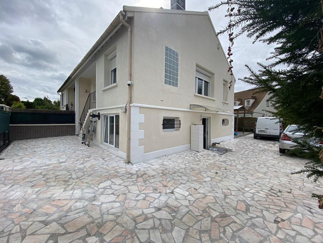 Maison La Chapelle En Serval 6 pièce(s) 147 m2