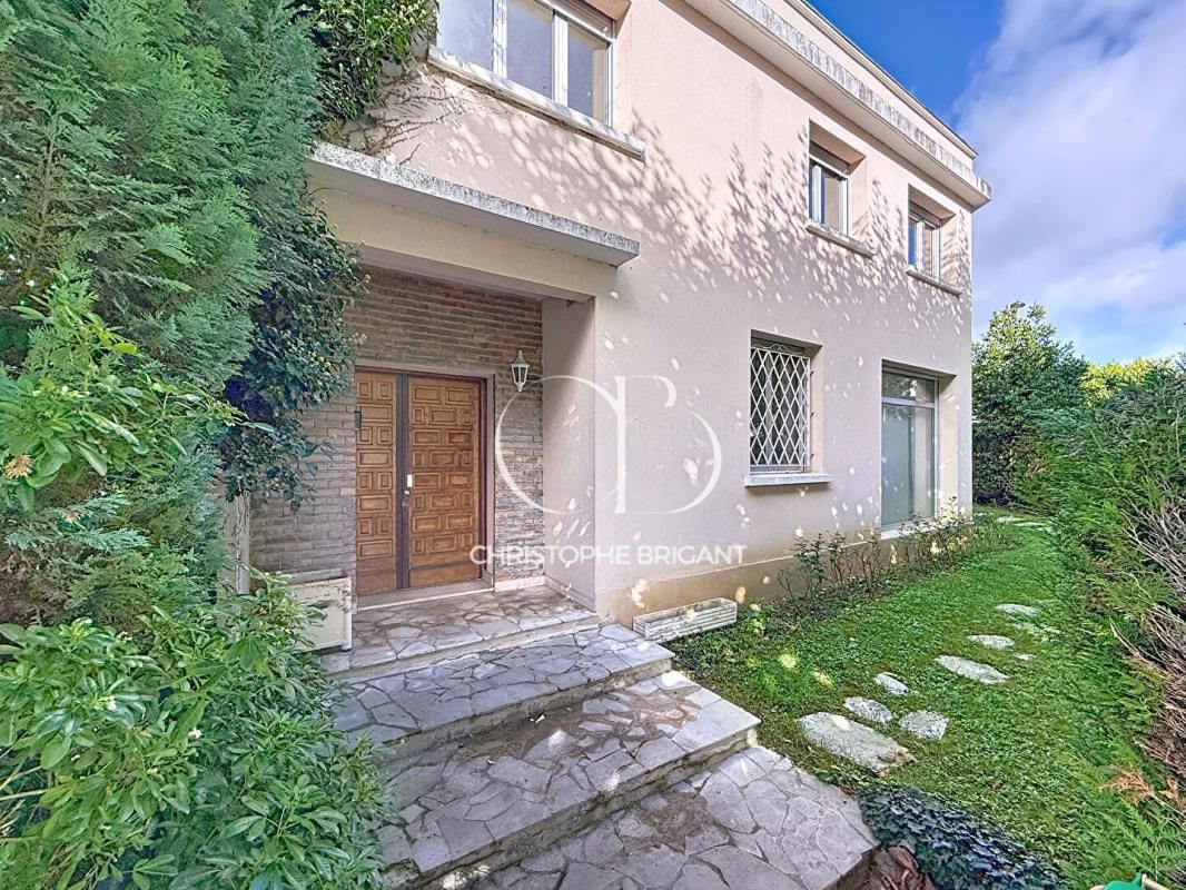 IVRY-SUR-SEINE Maison Vitry Sur Seine limite Ivry 5 pièce(s) 120 m2 AVEC COMMERCE DE 50 M² 2