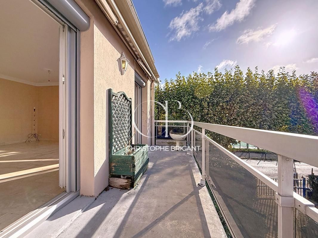 IVRY-SUR-SEINE Maison Vitry Sur Seine limite Ivry 5 pièce(s) 120 m2 AVEC COMMERCE DE 50 M² 4