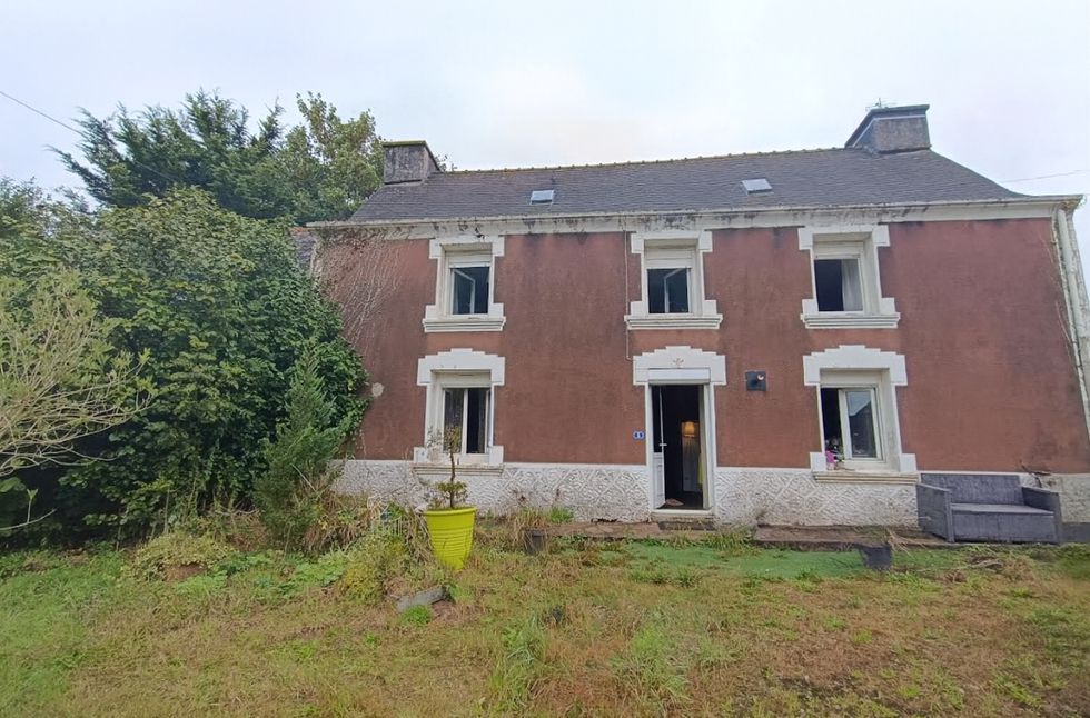 CHATEAUNEUF-DU-FAOU 29520 Châteauneuf du Faou maison à rénover avec dépendances  sur 6400 m² au calme 1