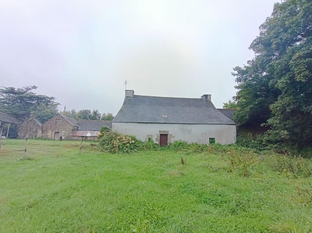 CHATEAUNEUF-DU-FAOU 29520 Châteauneuf du Faou maison à rénover avec dépendances  sur 6400 m² au calme 2