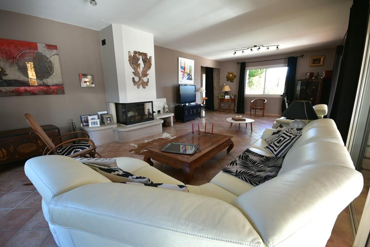 UZES Demeure Barjac 11 pièce(s) 460 m2 3