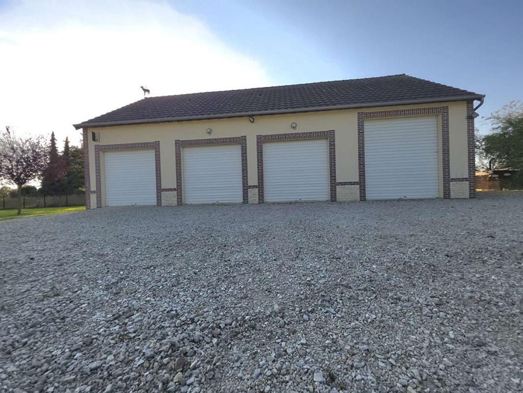 MOULINS-LA-MARCHE Moulins La Marche 61380 Longère en pierre 109 m² terrain clos 2.850 m² 2