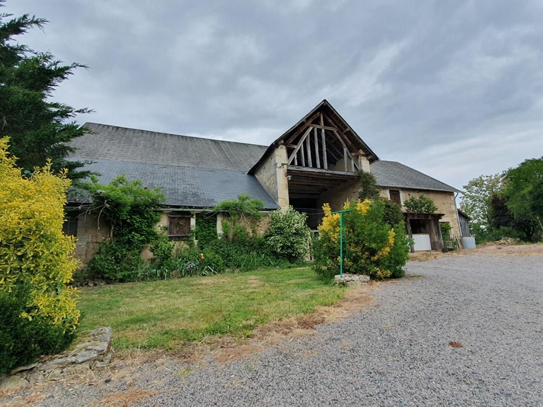 ARTHON Corps de ferme  2 maisons, et dépendances diverses 11 pièce(s) 240 m2 4