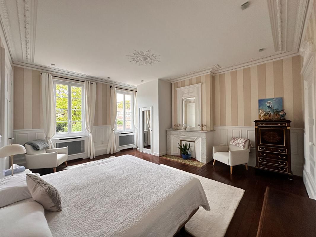 AGEN Bien d'exception : Hôtel particulier de prestige en plein coeur du centre ville 4