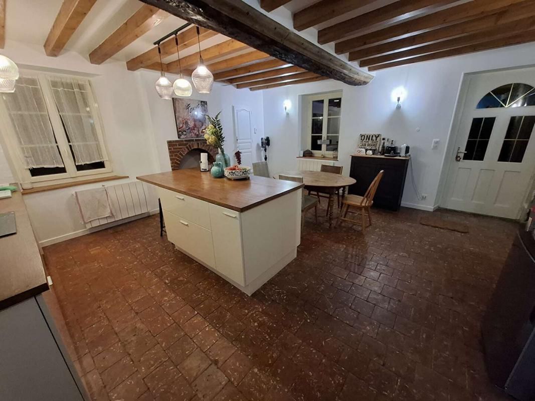 MORTAGNE-AU-PERCHE Maison percheronne proche Mortagne Au Perche 7 pièce(s) 145.52 m2 3