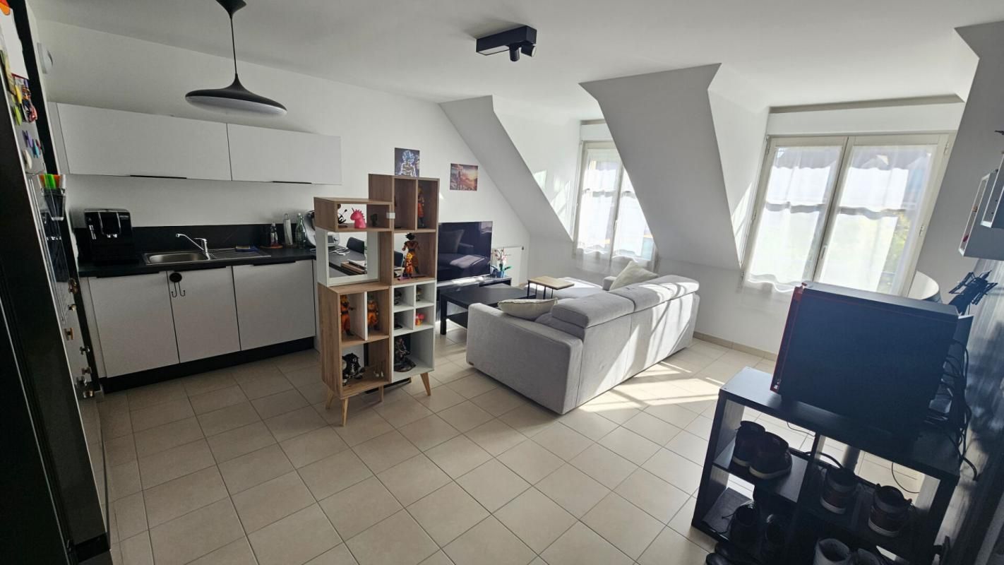 JOUARS-PONTCHARTRAIN Exclusivité / Appartement 2 pièces dans résidence de standing sécurisée 2