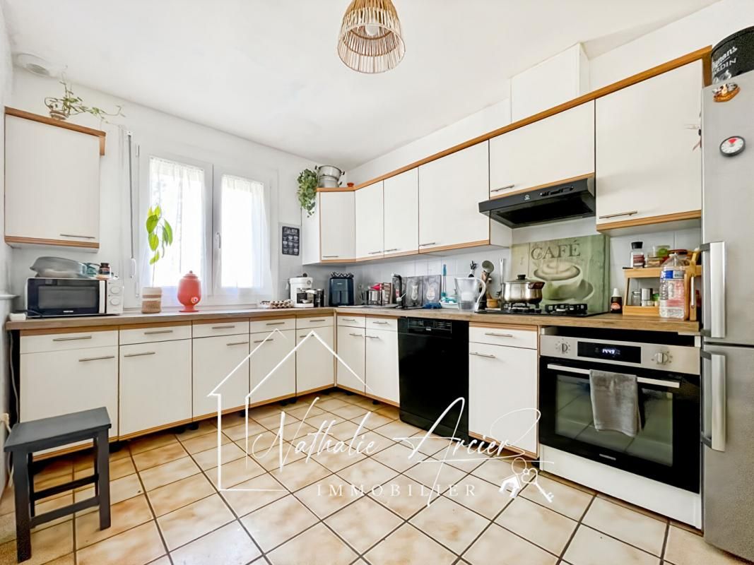 TREBES Maison plain-pied 100 m2 environ avec piscine - Coup de coeur assuré ! 3