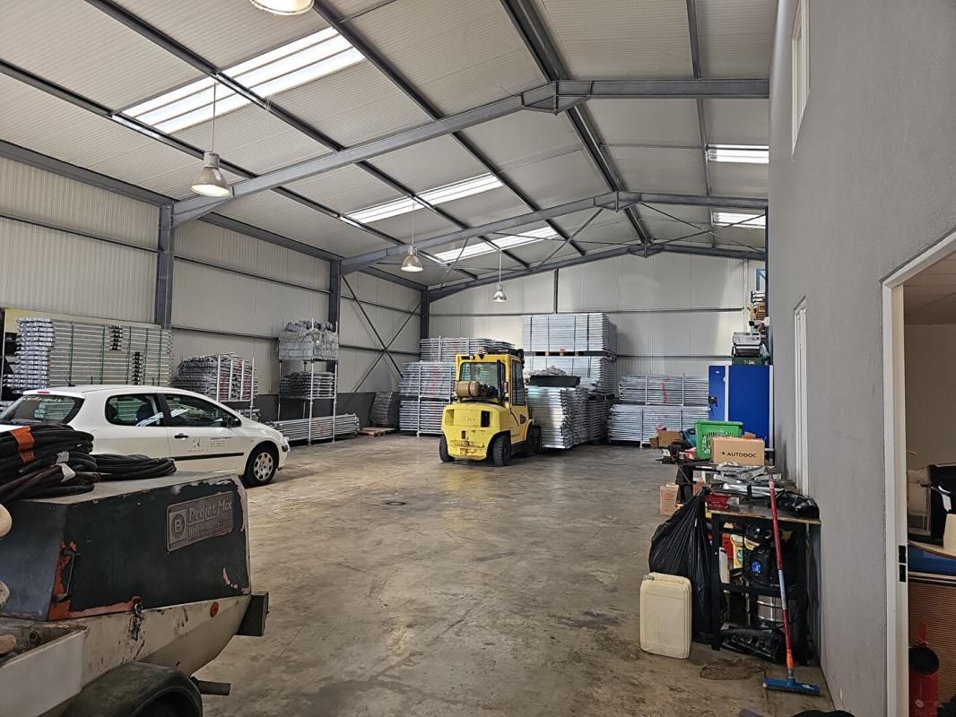 SAINT-AVOLD CREHANGE 57690 - MURS LOUES, ENTREPOTS, LOCAUX D'ACTIVITE avec MAISON 2