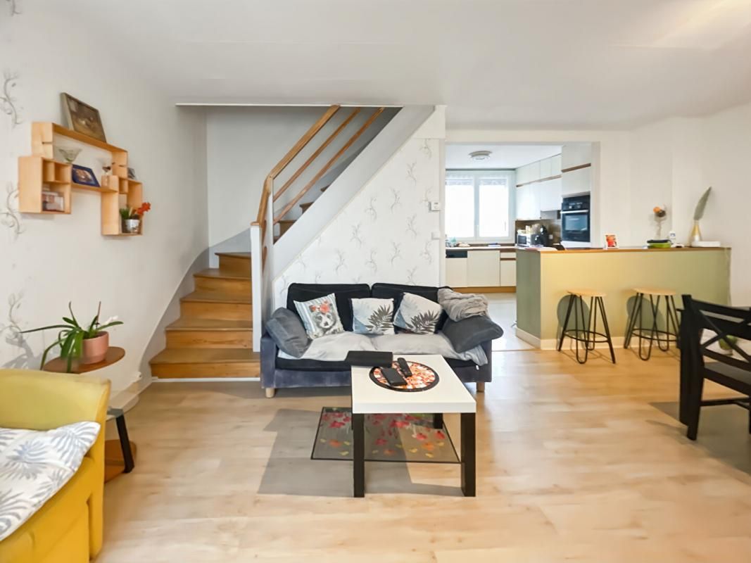 ARBOIS Arbois (39) - Maison mitoyenne - 82 m2 - 3 chambres - Jardin 630 m2 1