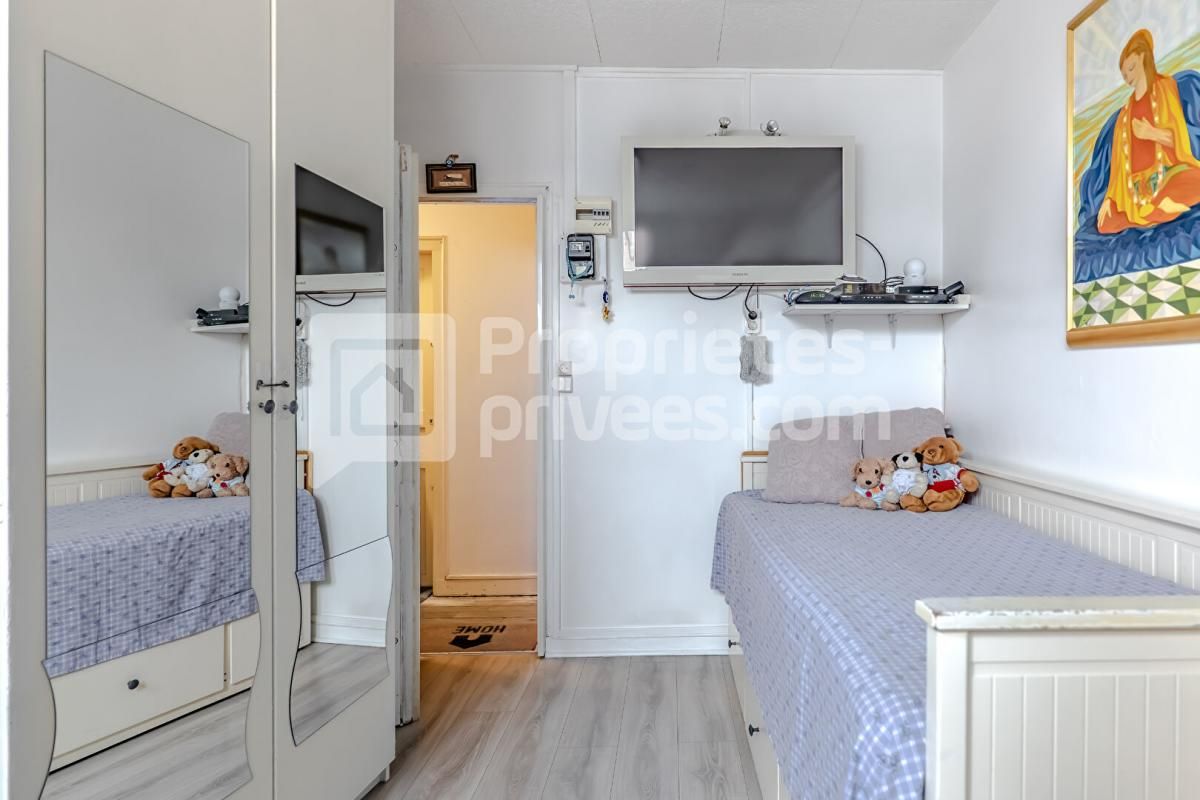 PARIS-16E-ARRONDISSEMENT Studio 12 m² _ 7ème étage avec ascenseur _ Immeuble ancien avec gardien _ Paris 4