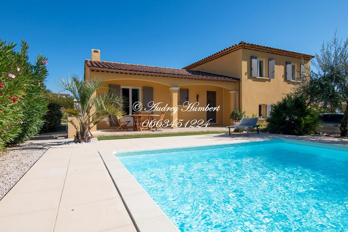 PIERREVERT PIERREVERT, environnement paisible pour cette VILLA de 148 m² de bâti  avec piscine sur un joli terrain de 1000 m² 1