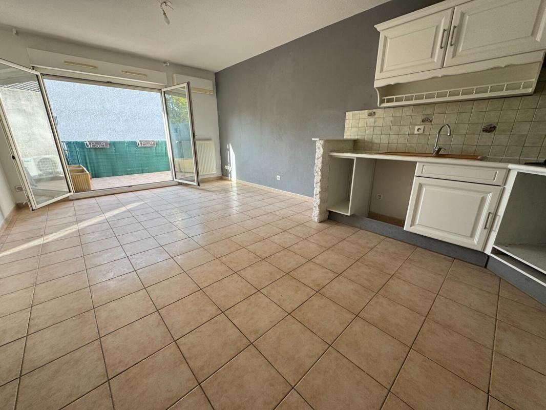 MARSEILLE-13E-ARRONDISSEMENT 13013 Bien RARE à la vente appt T3 qui se vit comme une maison 2