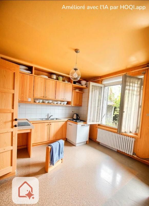 LA TOUR-DU-PIN Grande maison avec potentiel ? idéal famille ou projet locatif à La Tour-du-Pin 2