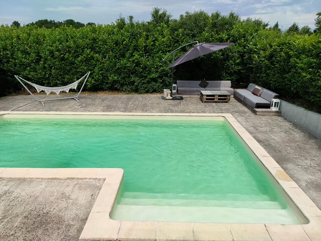 YVRAC MAISON 126 M² + STUDIO 42 M² + TERRAIN AVEC PISCINE 3
