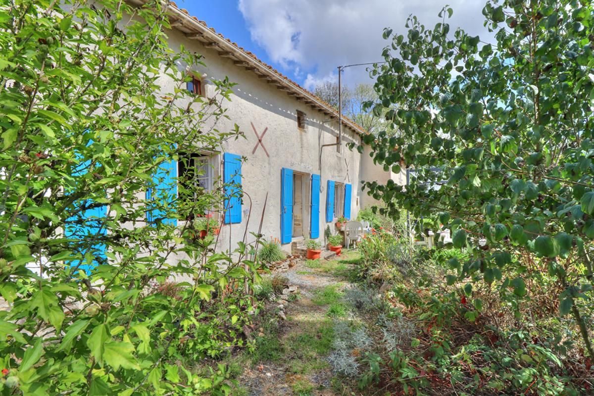 Maison Cours 2 pièce(s) 91 m2