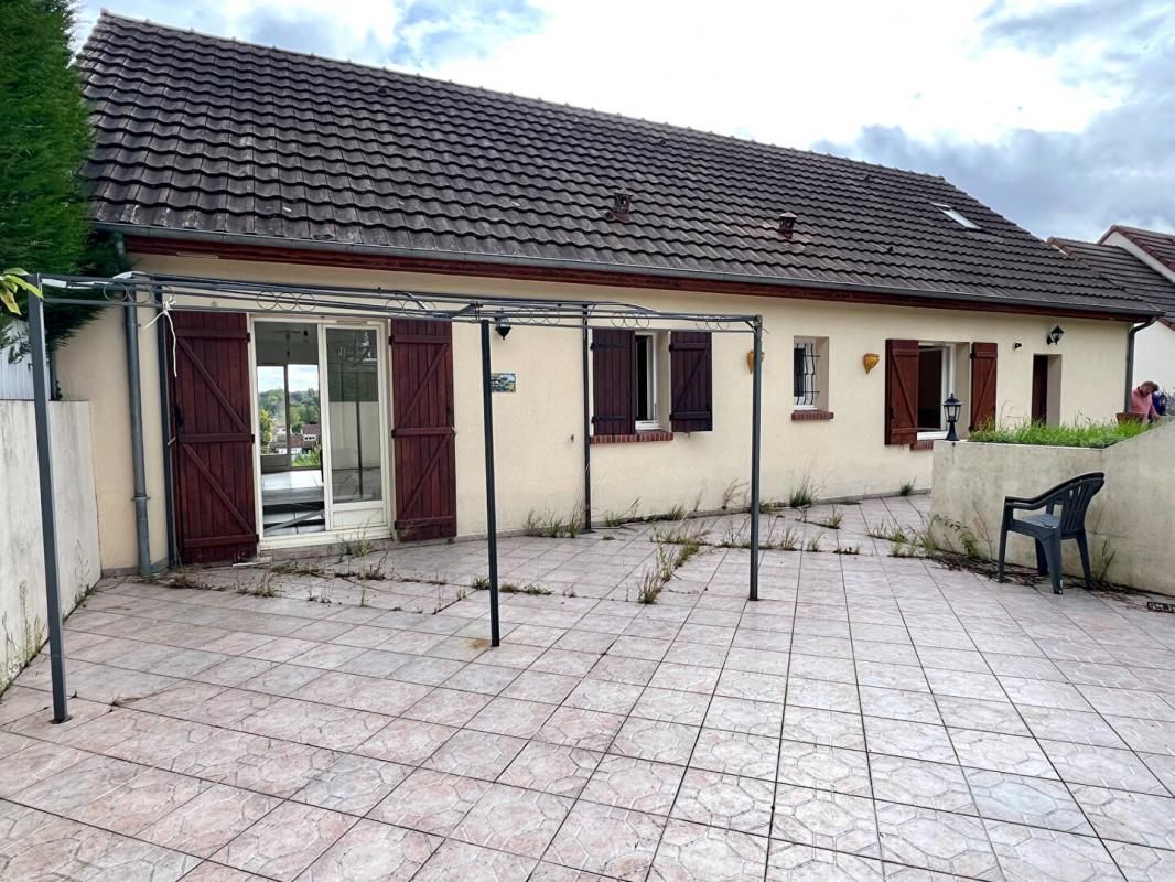 SAINT-HILAIRE-LA-GRAVELLE Plain pied  90m2 2