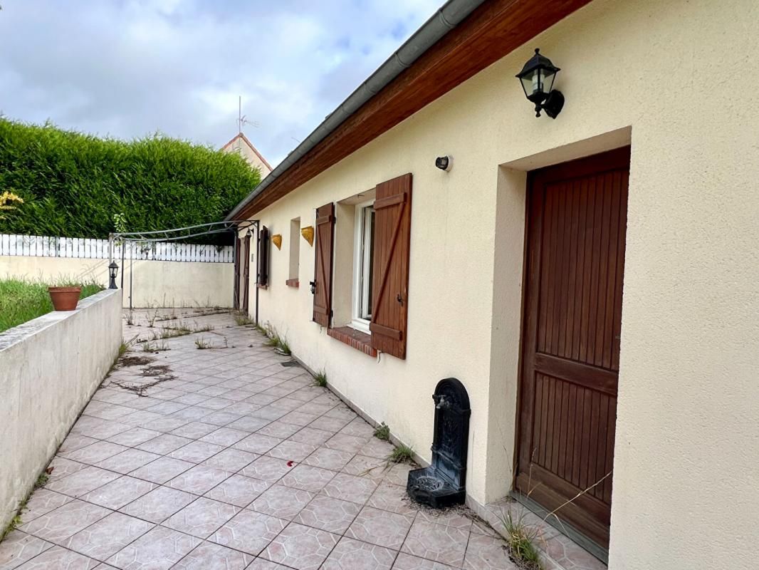 SAINT-HILAIRE-LA-GRAVELLE Plain pied  90m2 3