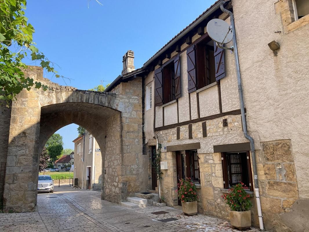 Maison dans le centre historique de Bretenoux