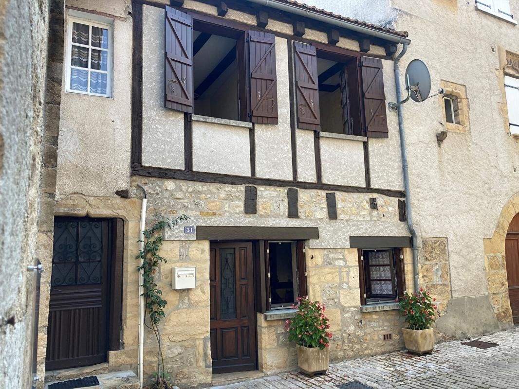 BELMONT-BRETENOUX Maison dans le centre historique de Bretenoux 2