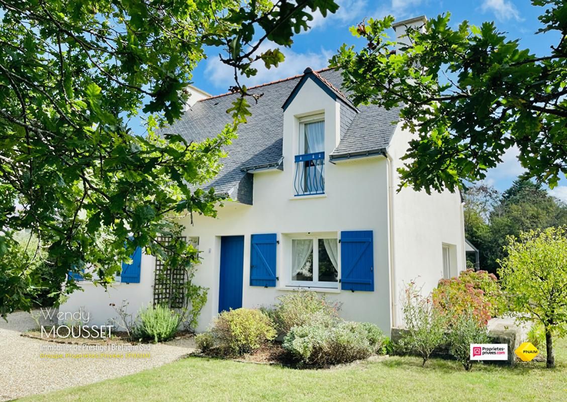 SARZEAU Charmante maison à 5 minutes de la plage avec un grand terrain constructible de 1094 m² 2