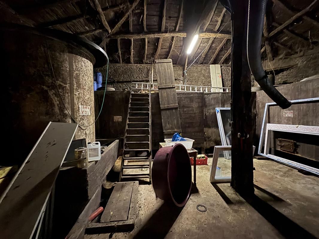 SAINT-FERME Proche Monségur, ancienne ferme : charme de la campagne et potentiel illimité. 180 m2 1