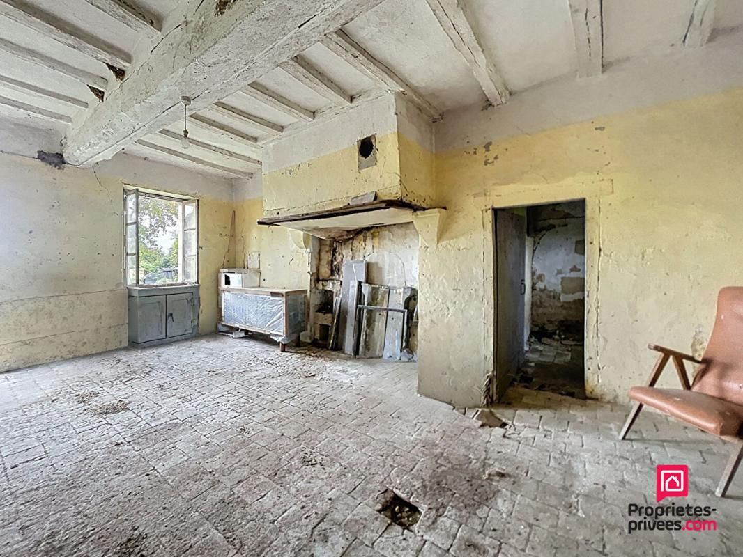 BELLEME Secteur Bellême, ancienne ferme de 180 m2 à renover avec 2000 m2 de terrain 2