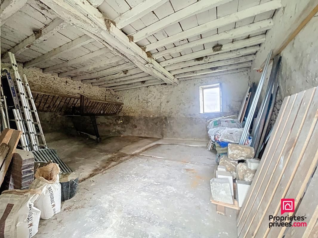 BELLEME Secteur Bellême, ancienne ferme de 180 m2 à renover avec 2000 m2 de terrain 4