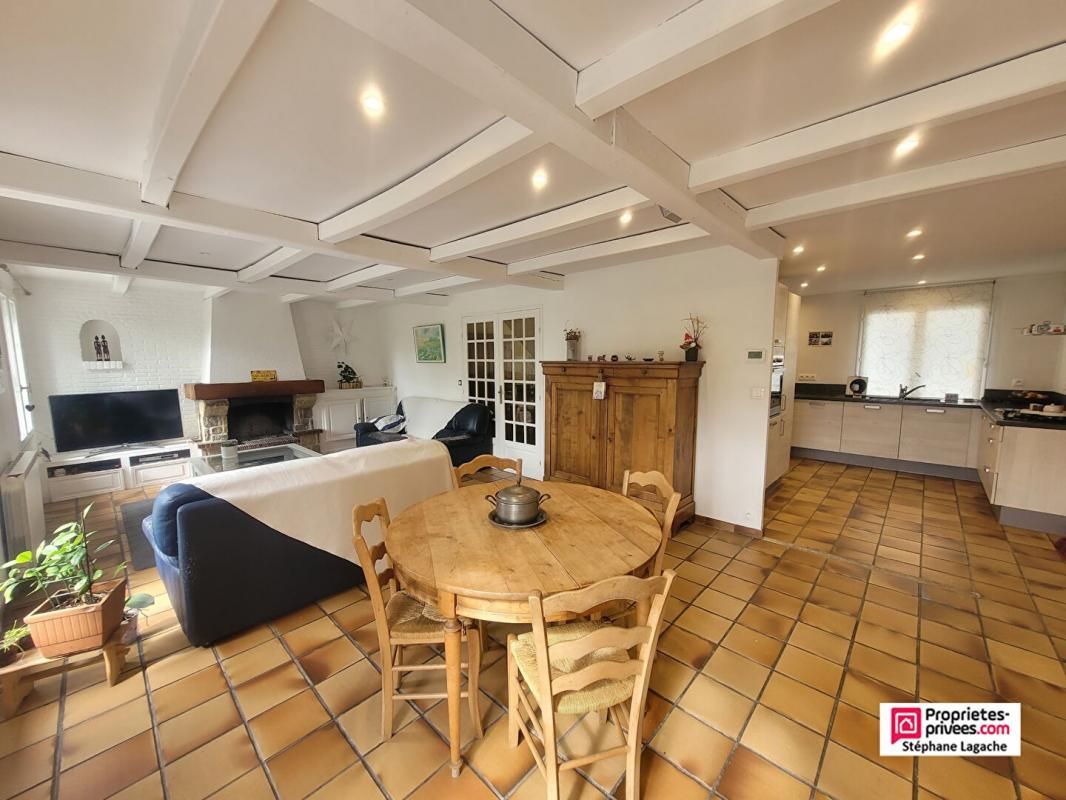 VENDIN-LES-BETHUNE Maison Vendin Les Bethune 7 pièce(s) 135 m2 avec jardin 2000m² 2