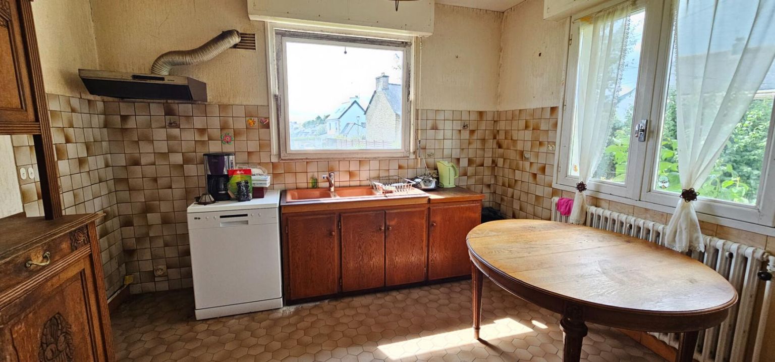 MALGUENAC Maison familiale au coeur du bourg de Malguénac 2