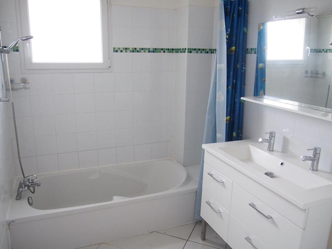 FENAY Maison jumelée de 2007 3