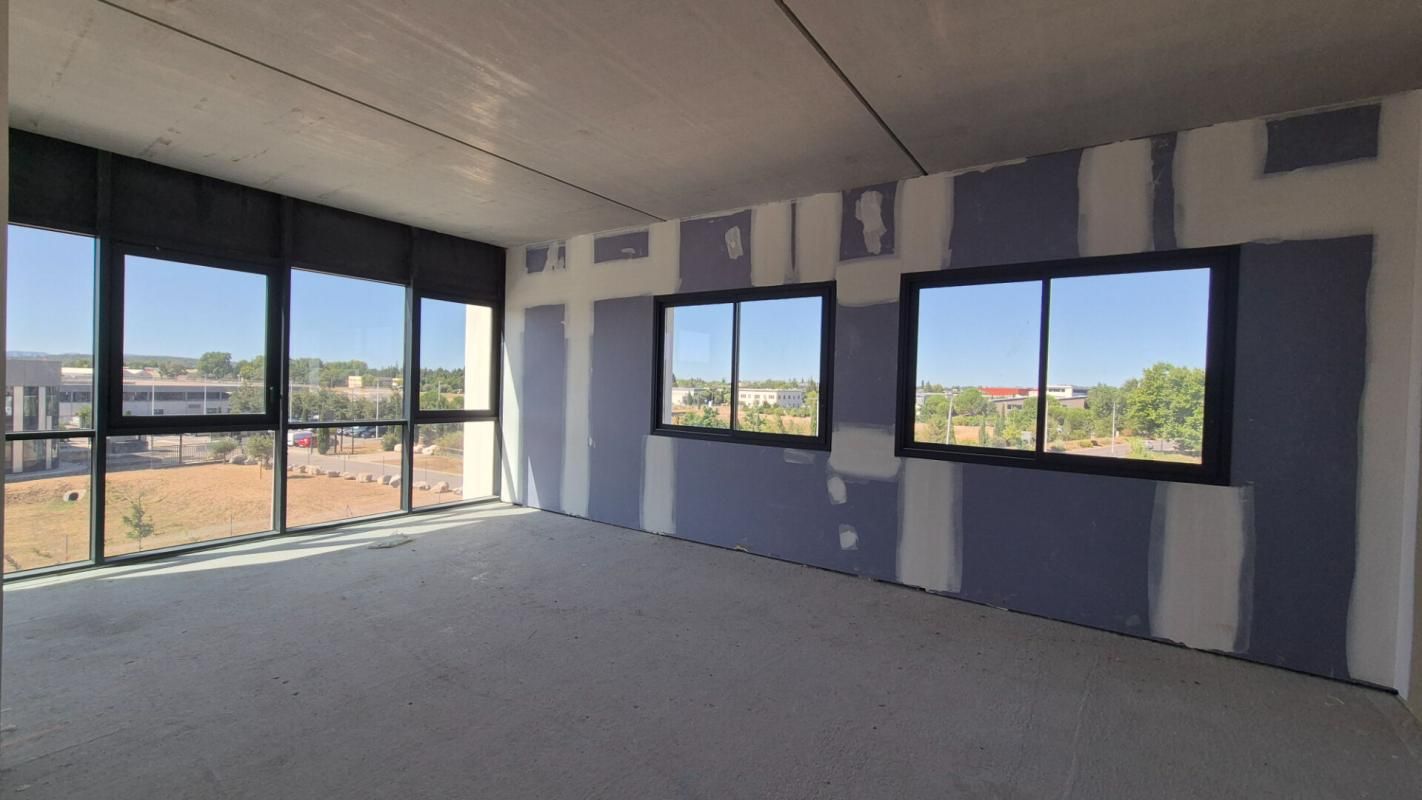 AVIGNON SECTEUR AVIGNON - BUREAUX 144,60 m² 464 700 3