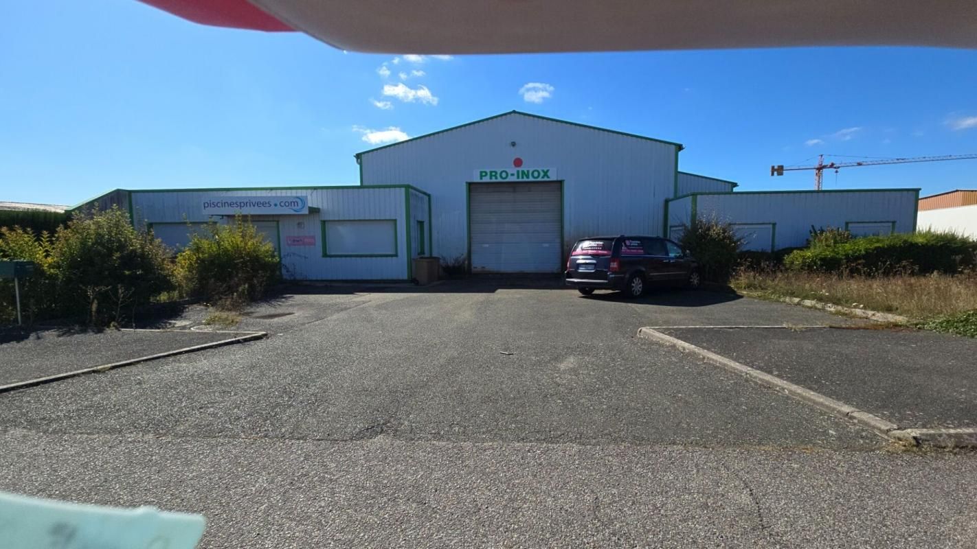 SECTEUR DREUX 28 - LOCAUX D'ACTIVITE avec BUREAUX 1.000 m²