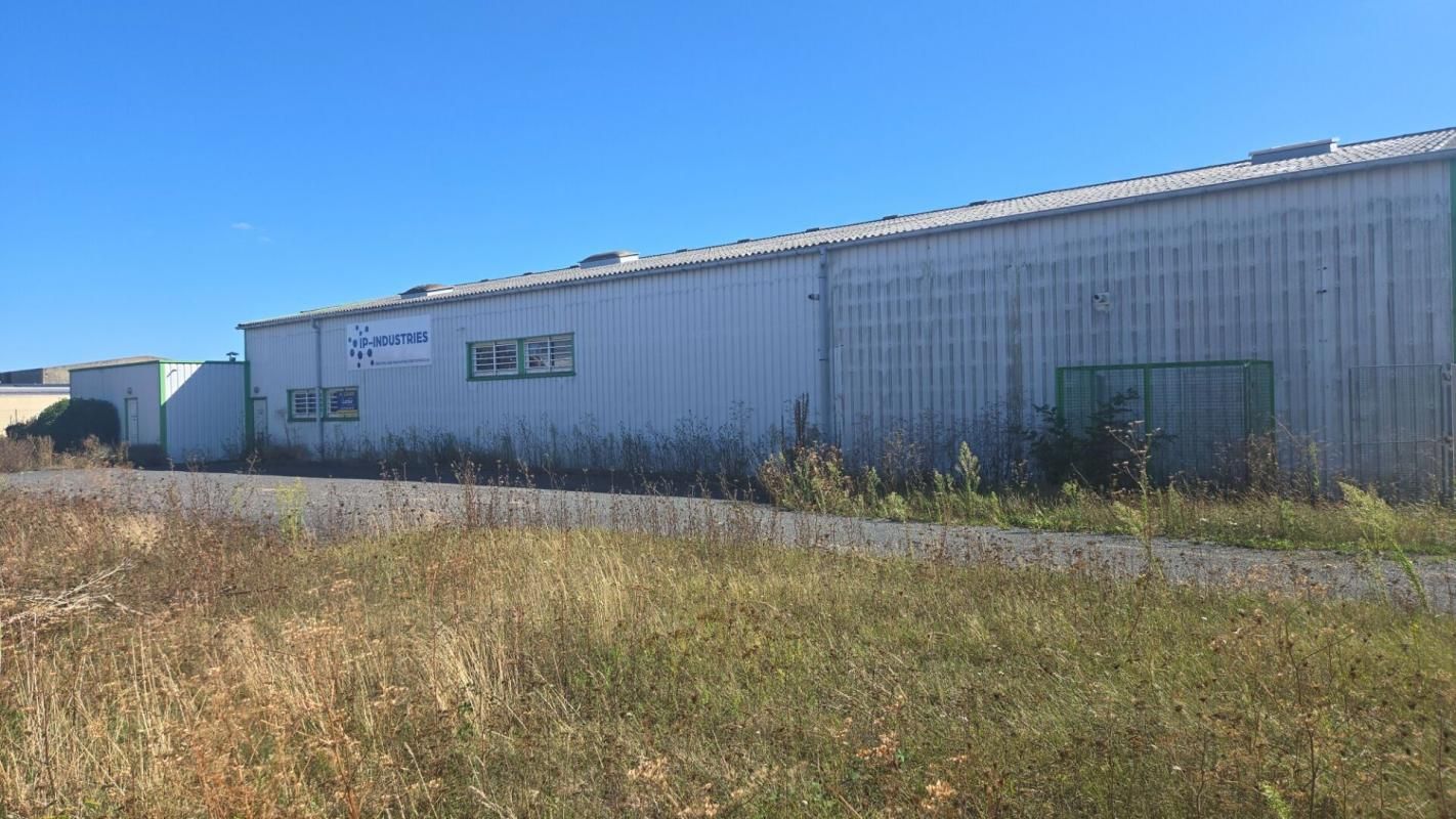 DREUX SECTEUR DREUX 28 - LOCAUX D'ACTIVITE avec BUREAUX 1.000 m² 4