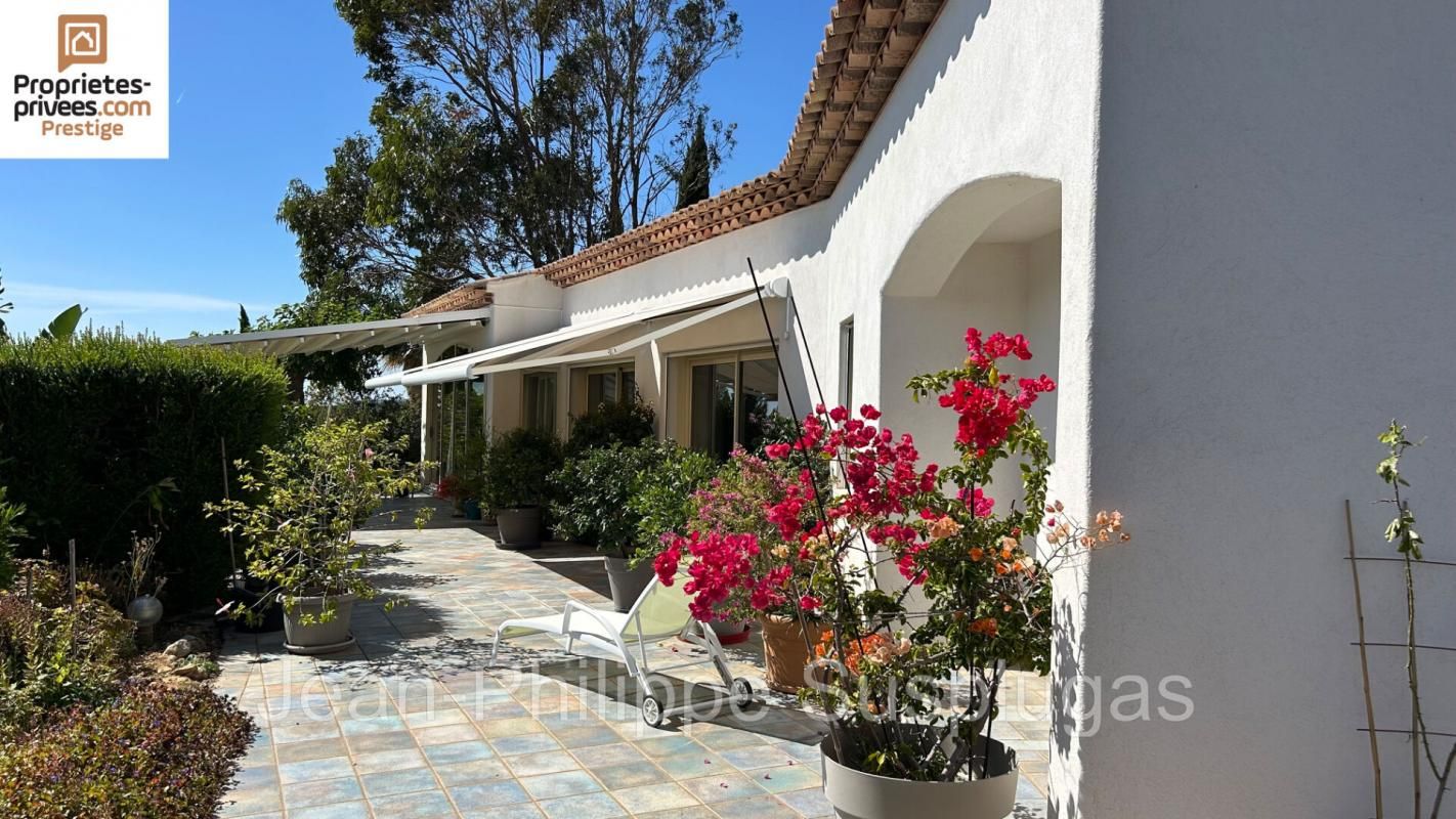LA CADIERE-D'AZUR Villa La Cadiere D Azur 7 pièce(s) 230 m2 2