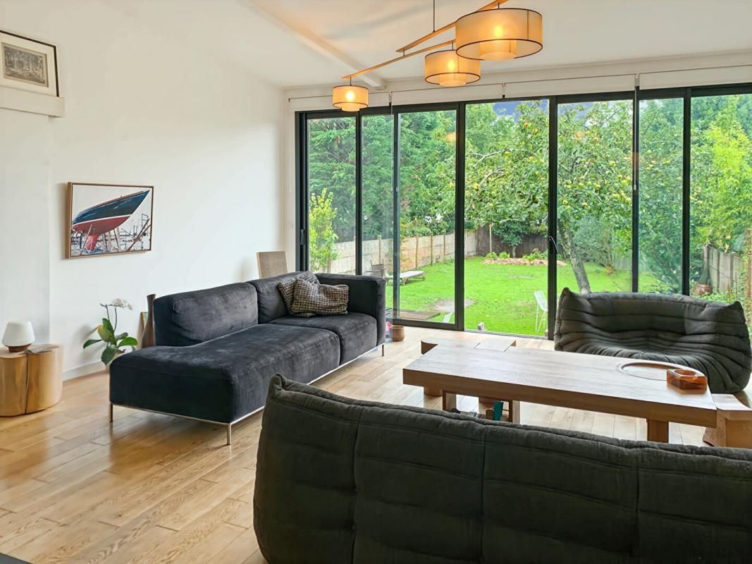 Maison  4 pièce(s) 111 m2
